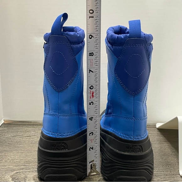 The North Face Vibrant Blue Insulated Boots size 6. Thermafelt. Pre-owned. - Picture 13 of 14